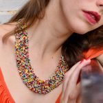 Collier en perles tissé à la main