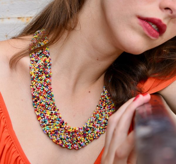 Collier en perles tissé à la main