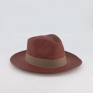 chapeau marron couleur terre