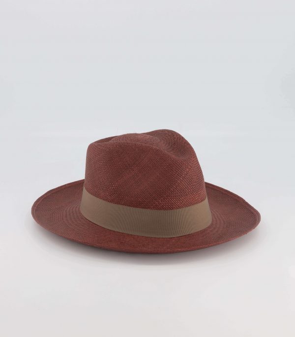 chapeau marron couleur terre