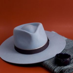 Chapeaux bleu feutre en laine
