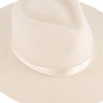 chapeau blanc en feutre ruban satin